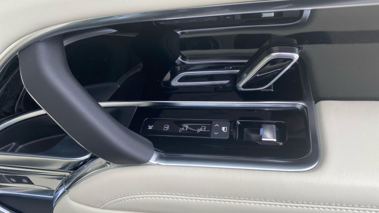 Land Rover Range Rover 3.0 D300 Edition 4dr Auto Diesel Estate